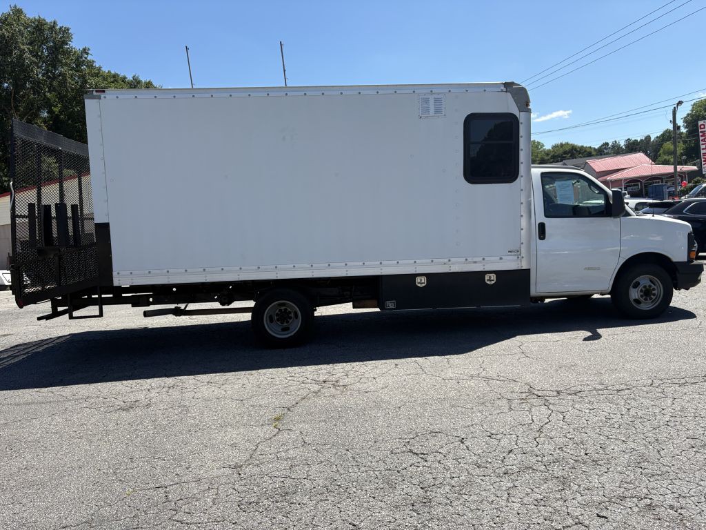 2013 Chevrolet Express Image 9