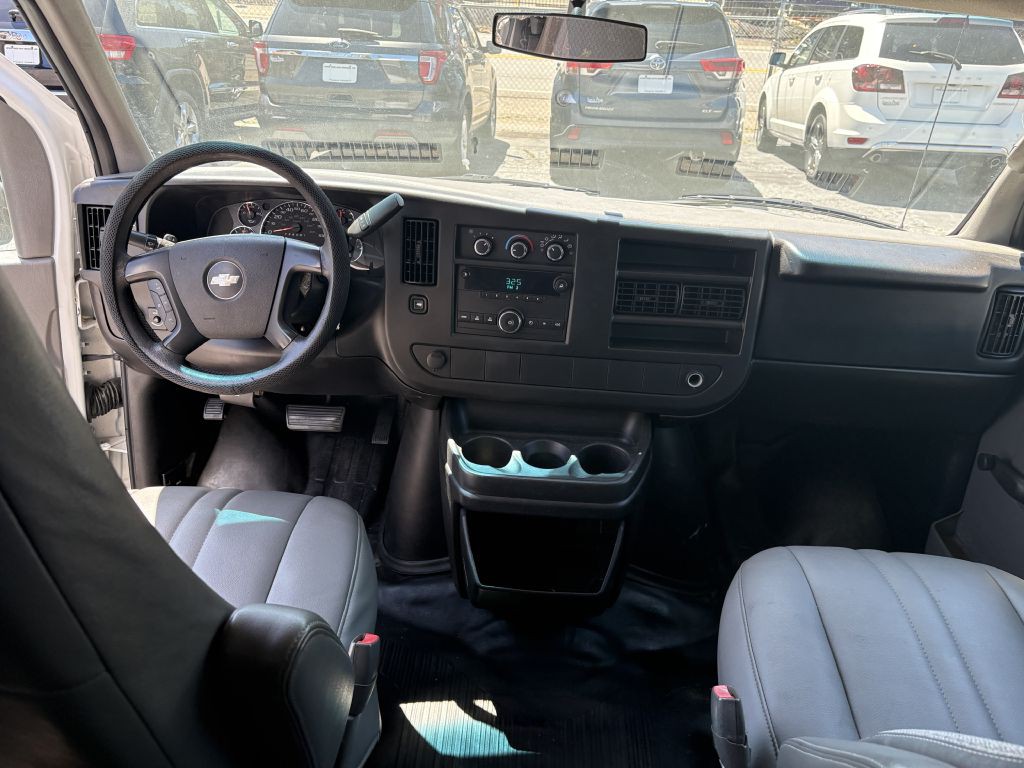 2013 Chevrolet Express Image 15