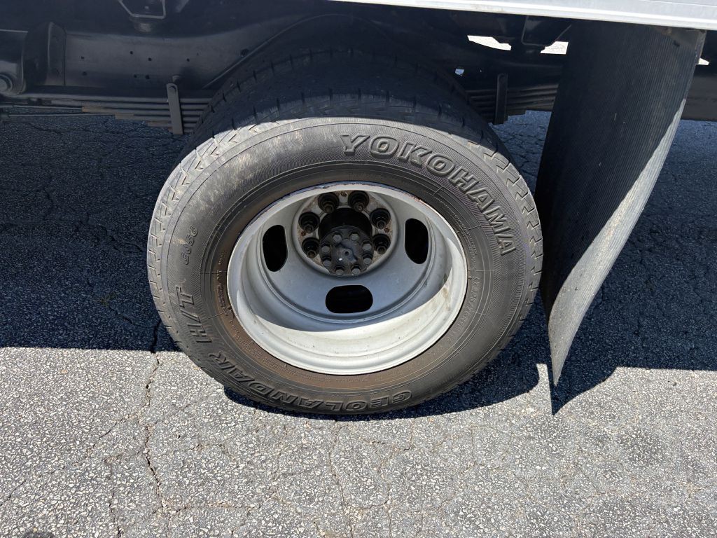 2013 Chevrolet Express Image 16