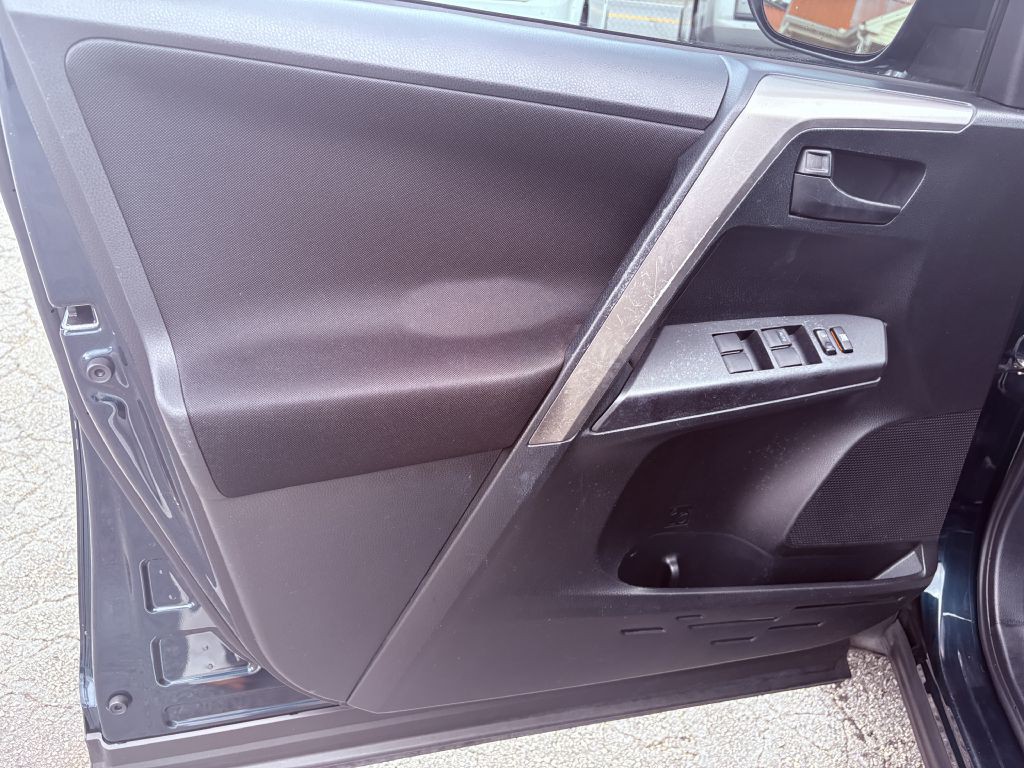 2018 Toyota Rav4 Image 10
