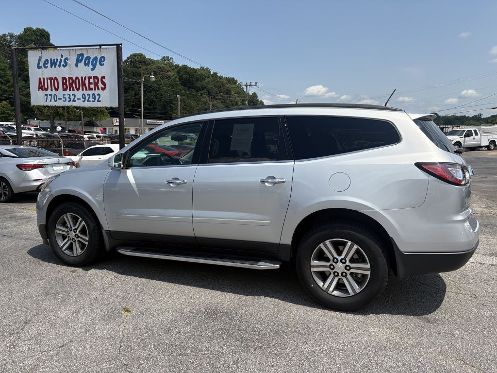 2017 Chevrolet Traverse Image 2
