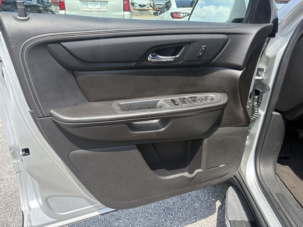 2017 Chevrolet Traverse Image 10