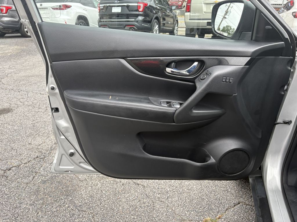2018 Nissan Rogue Image 10