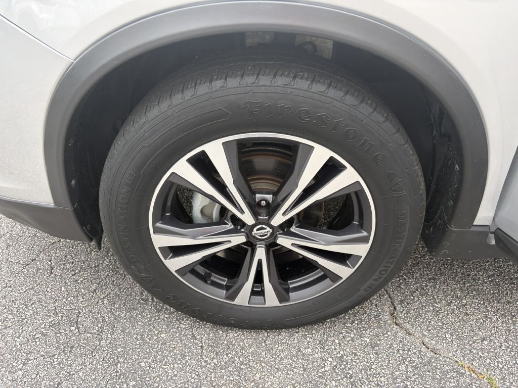 2018 Nissan Rogue Image 17