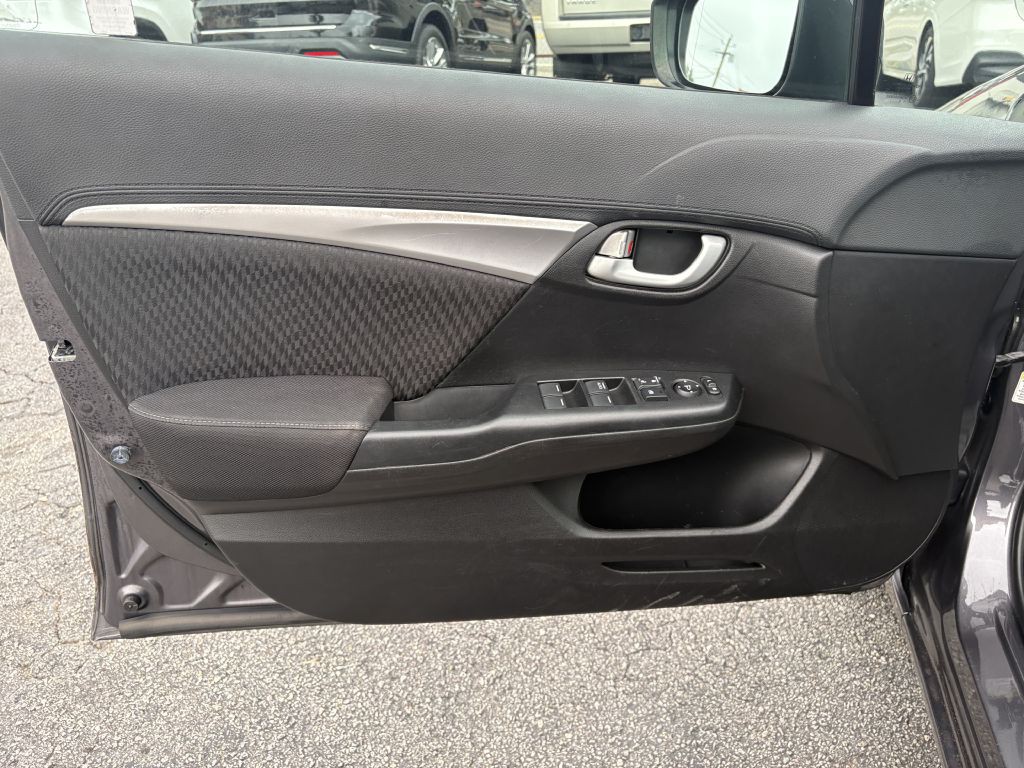 2015 Honda Civic Image 9