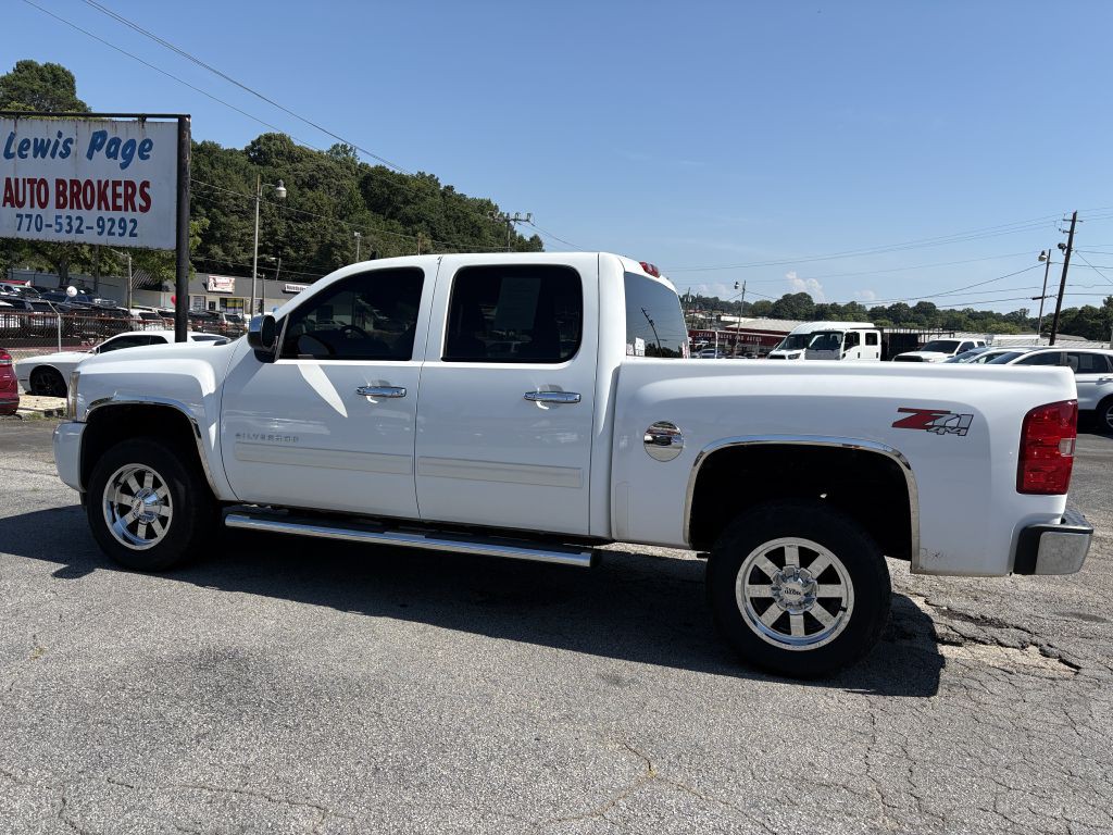 2011 Chevrolet Silverado 1500 Image 2