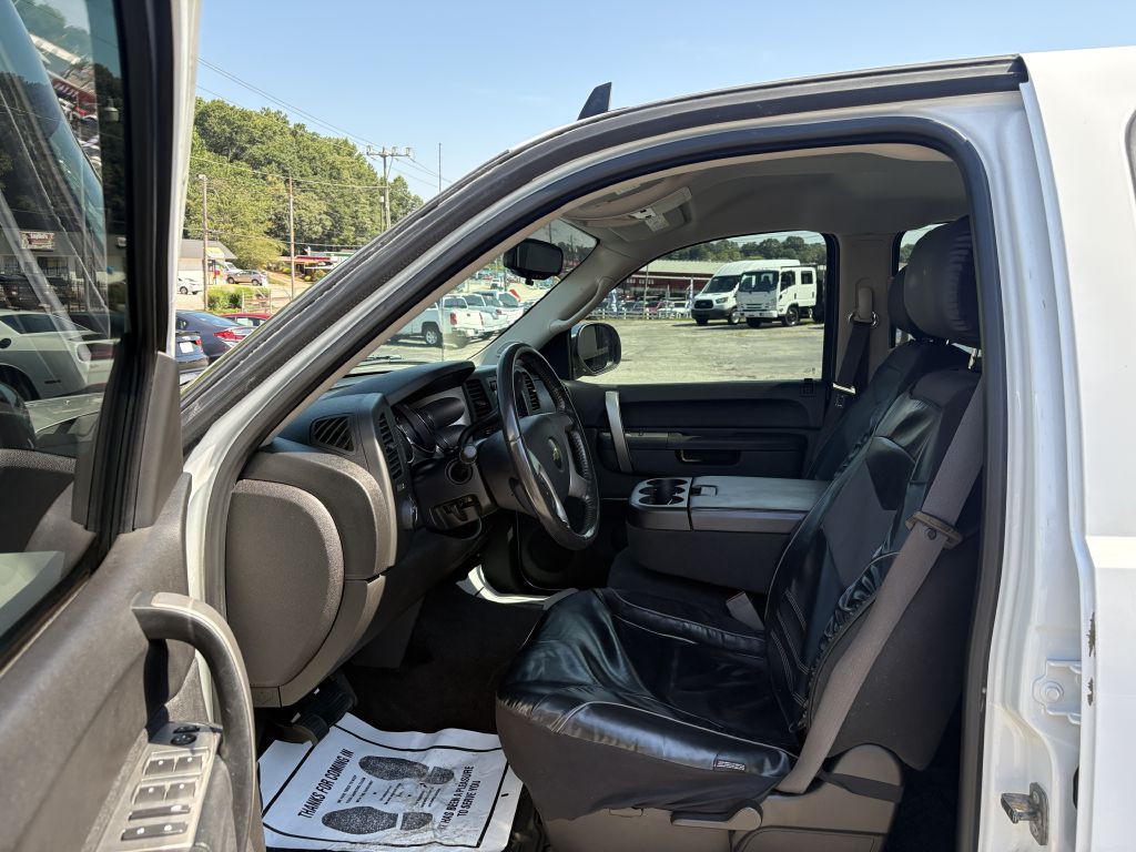 2011 Chevrolet Silverado 1500 Image 11