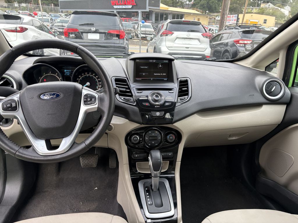 2014 Ford Fiesta Image 11