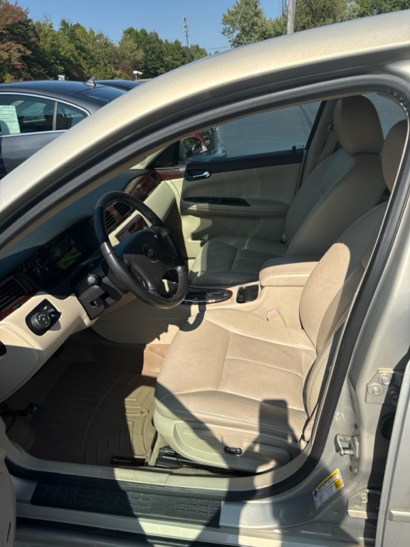 2008 Pontiac G6 Image 2