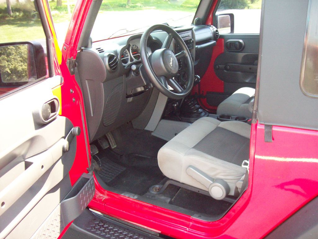 2010 Jeep Wrangler Image 9