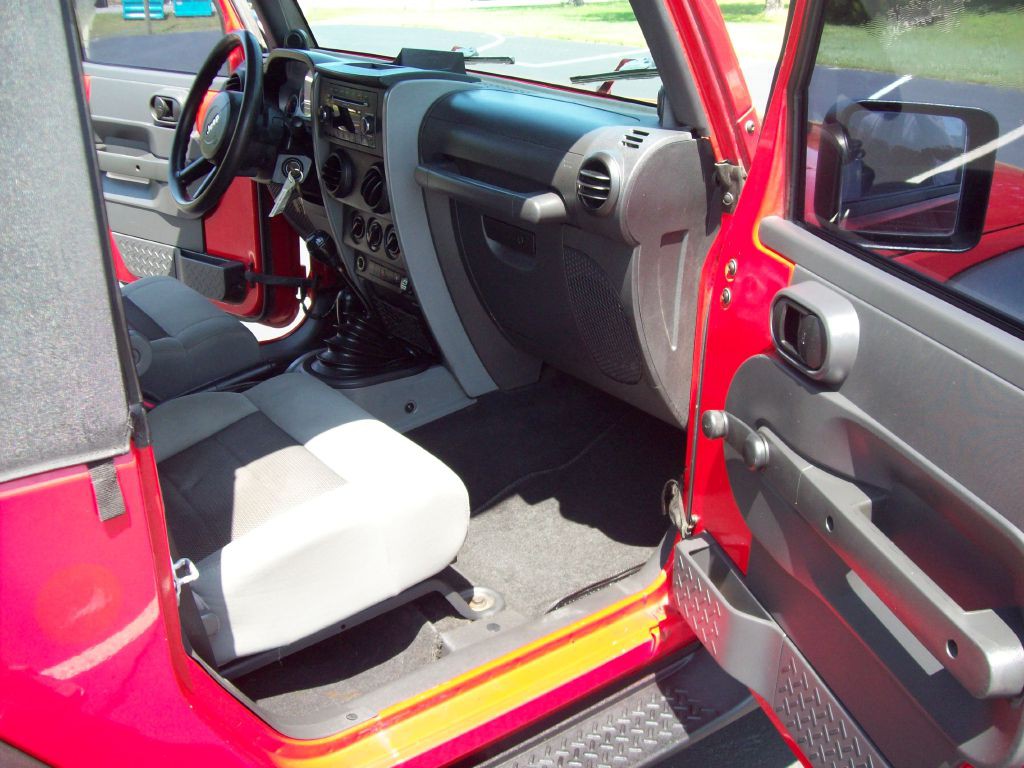 2010 Jeep Wrangler Image 10