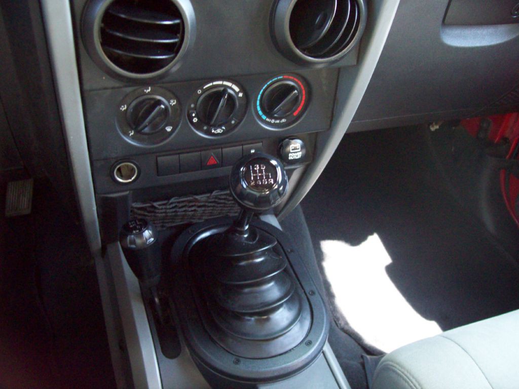 2010 Jeep Wrangler Image 11