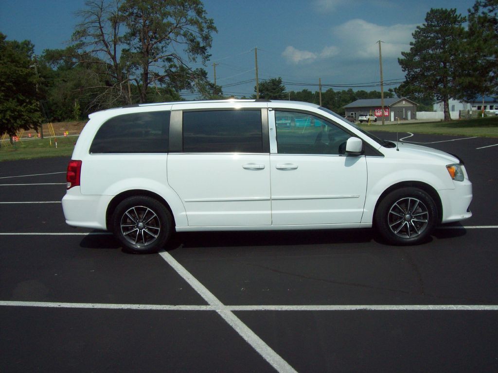 2017 Dodge Grand Caravan Image 4