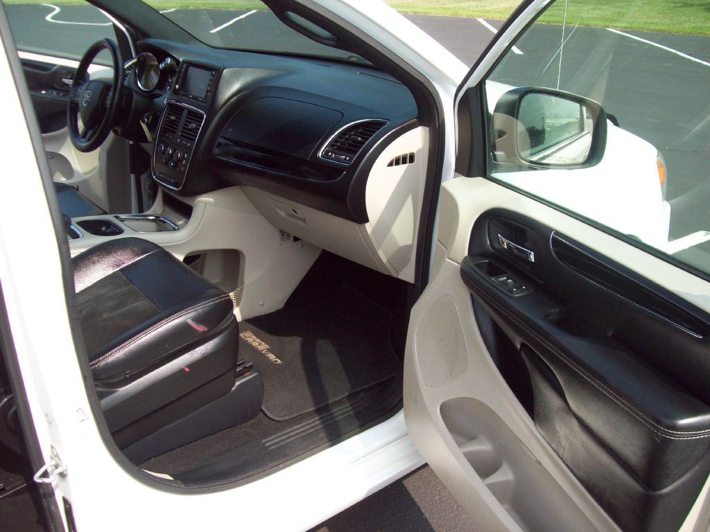 2017 Dodge Grand Caravan Image 13