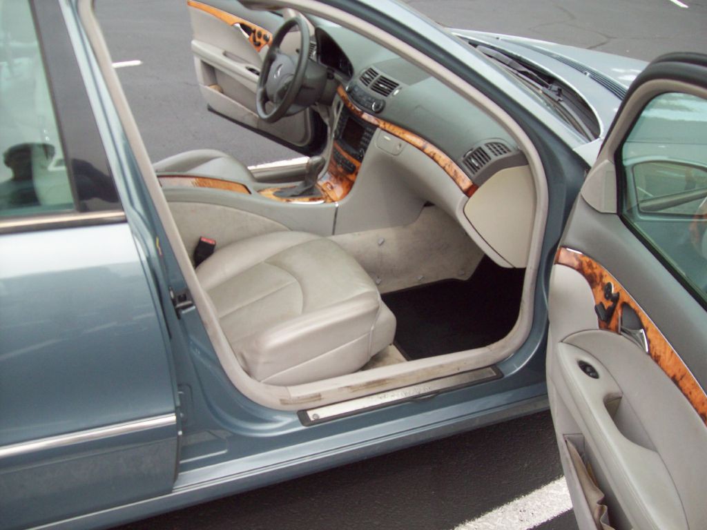 2006 Mercedes-Benz E-Class Image 13