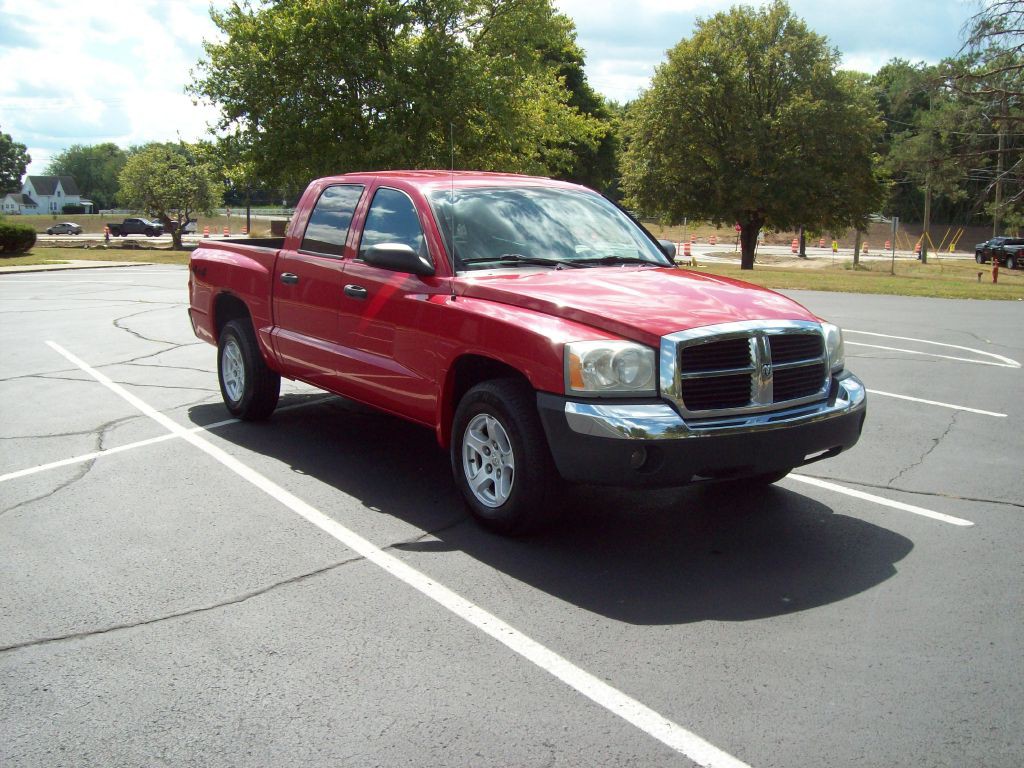 2005 Dodge Dakota Image 3