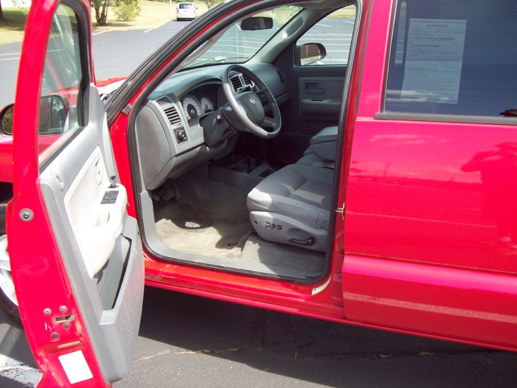 2005 Dodge Dakota Image 9