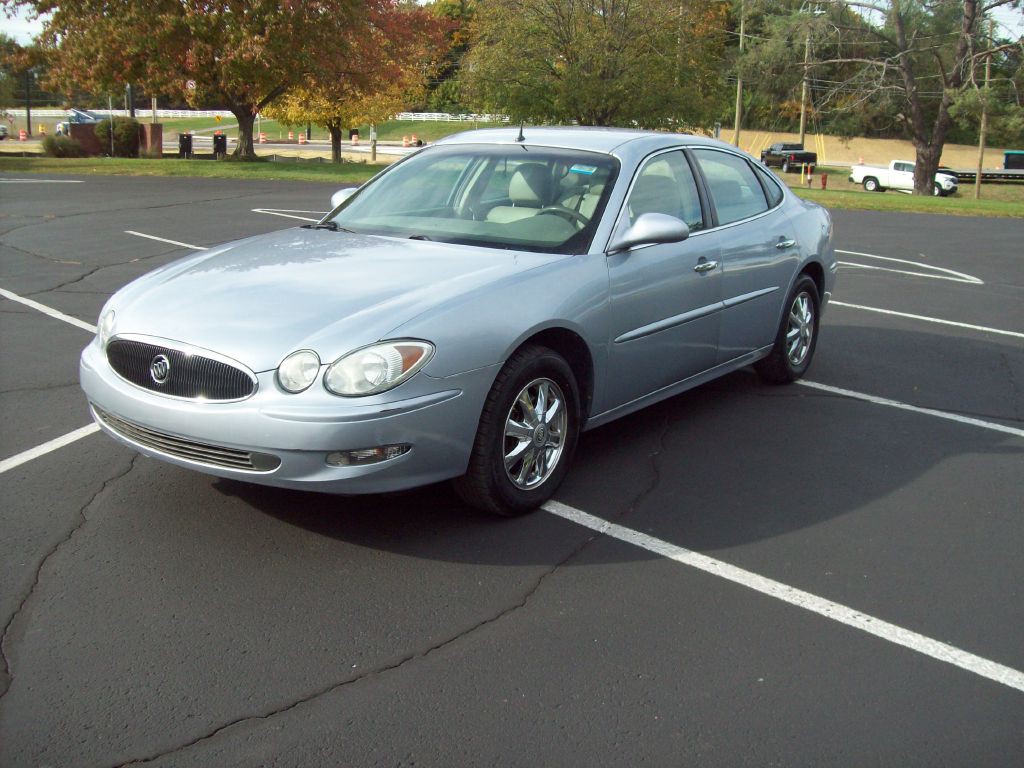 2005 Buick Lacrosse Image 1