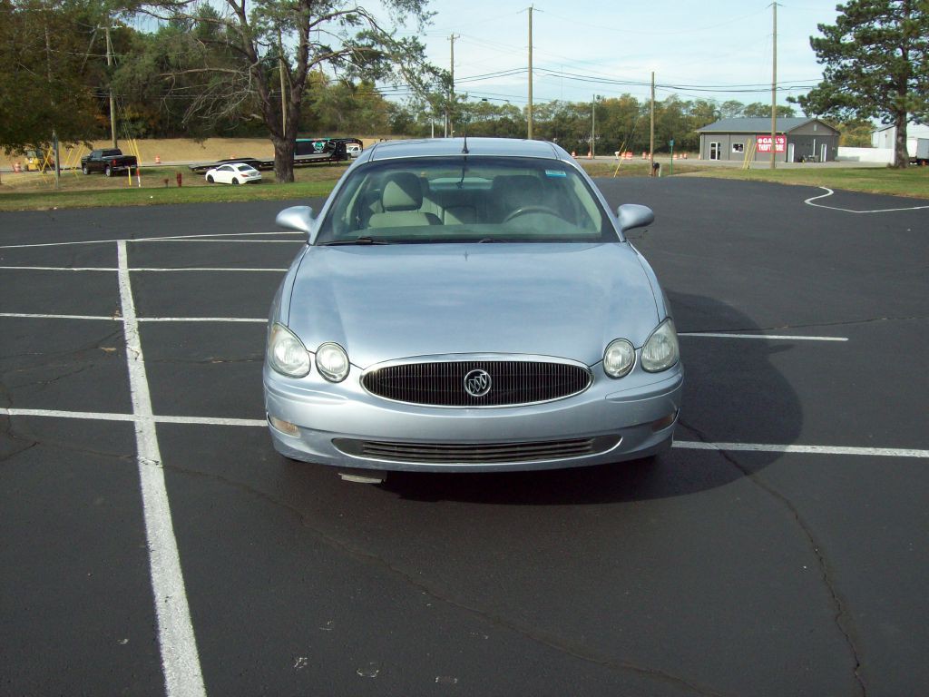 2005 Buick Lacrosse Image 2