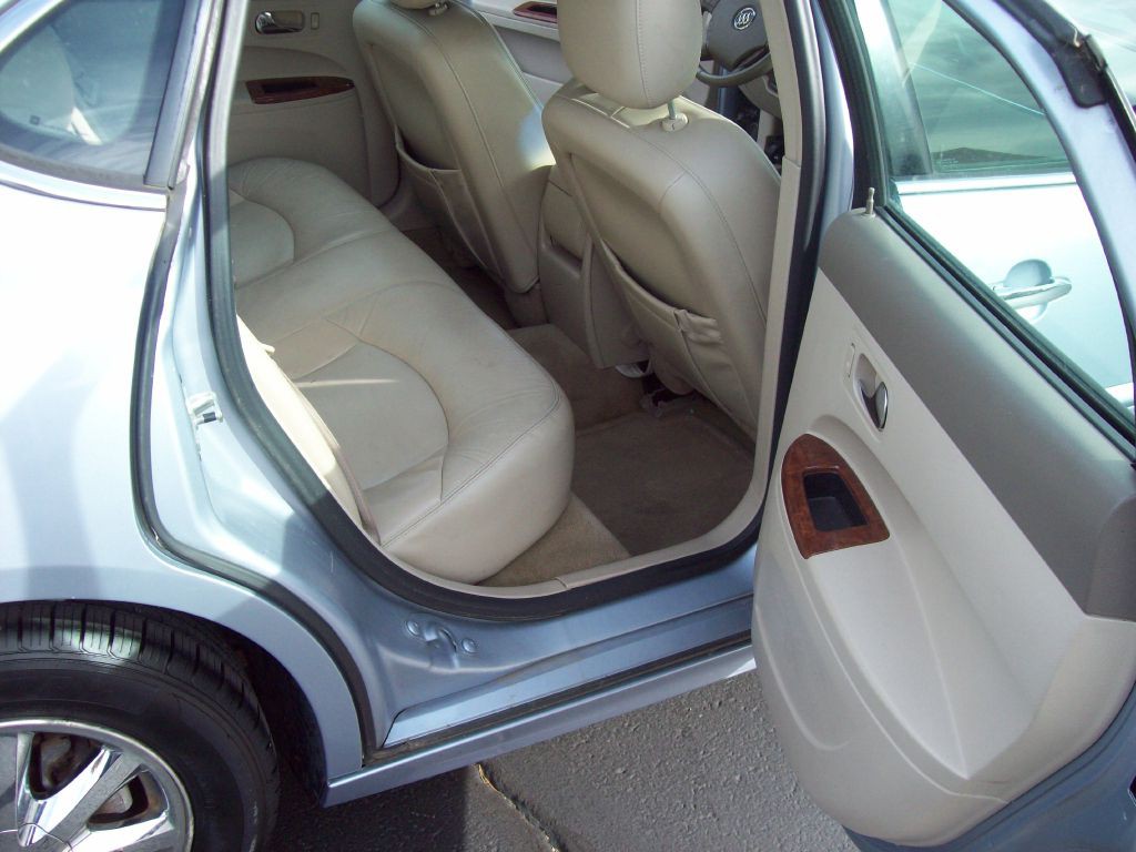 2005 Buick Lacrosse Image 11