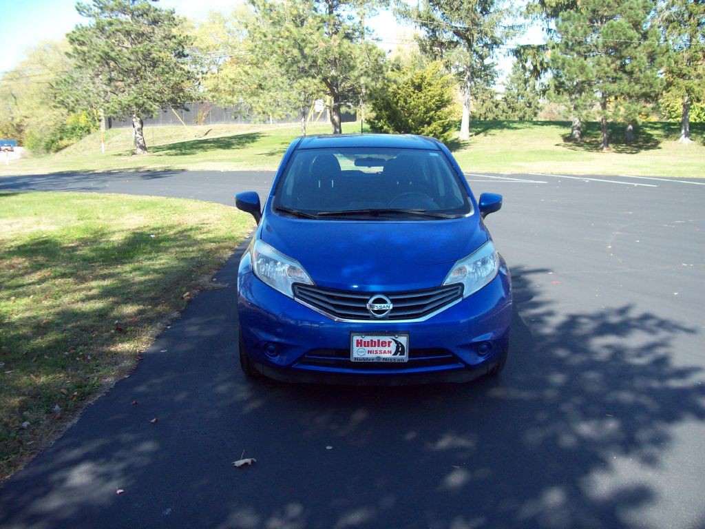 2016 Nissan Versa Image 2