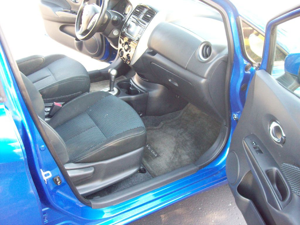 2016 Nissan Versa Image 13