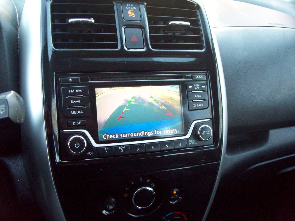 2016 Nissan Versa Image 14