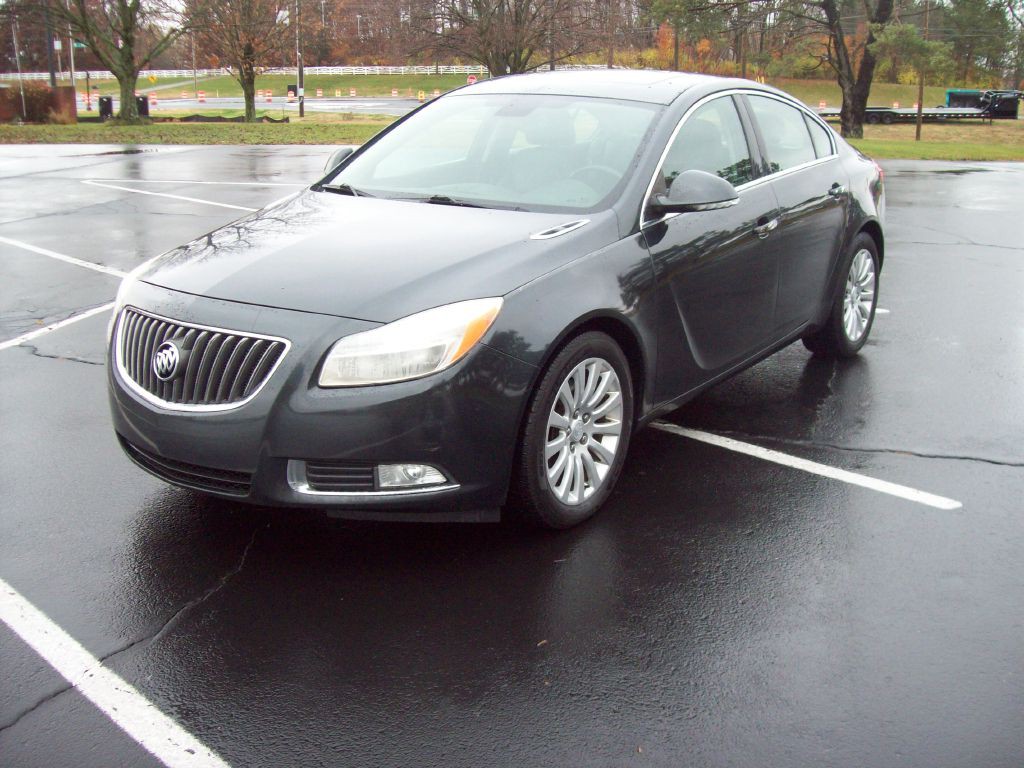 2013 Buick Regal Image 1