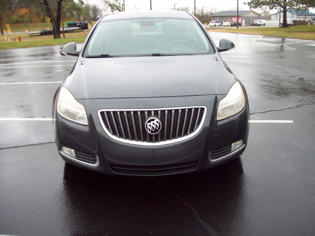2013 Buick Regal Image 2