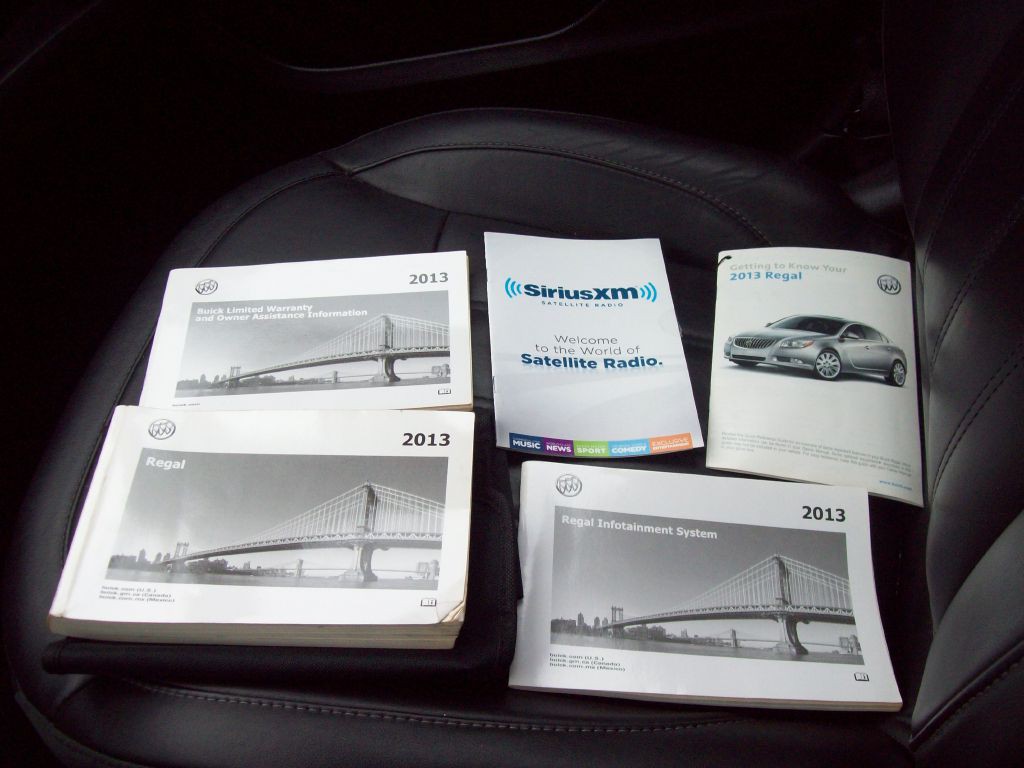 2013 Buick Regal Image 18