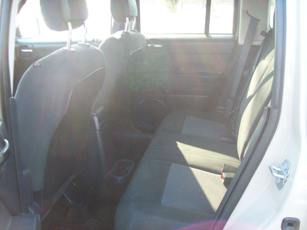 2017 Jeep Patriot Image 10