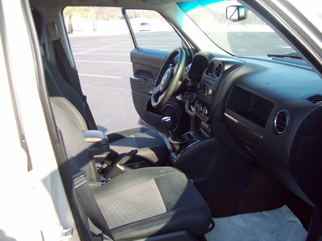 2017 Jeep Patriot Image 13