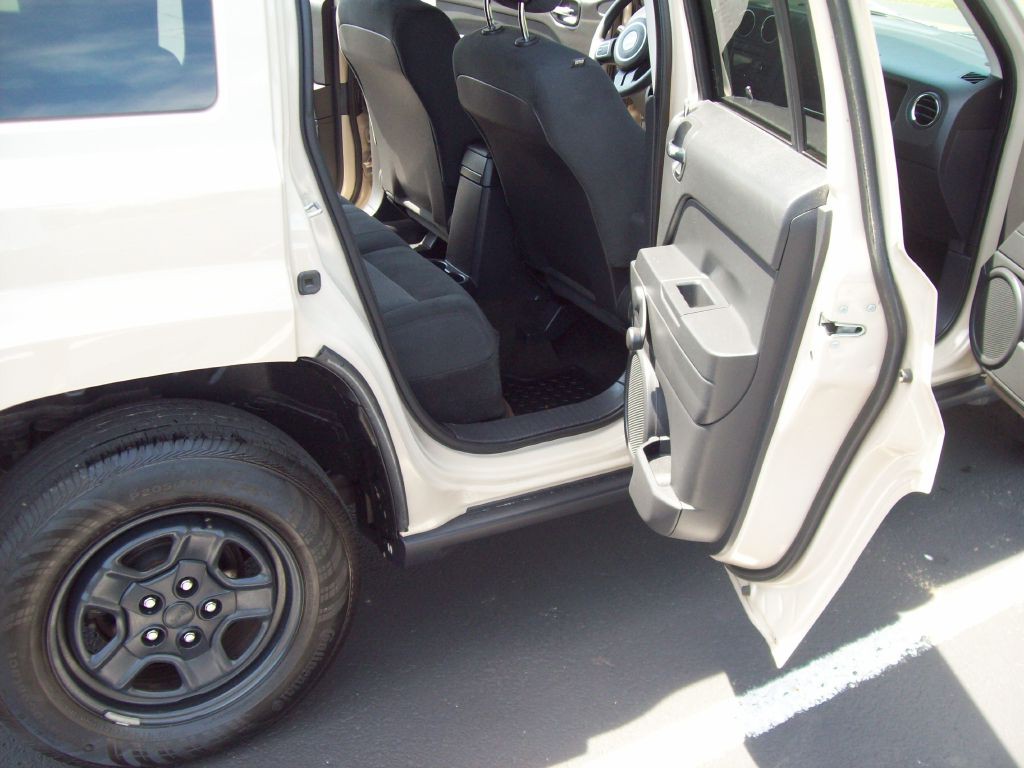 2017 Jeep Patriot Image 12