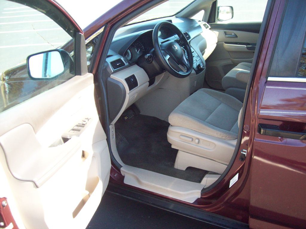 2012 Honda Odyssey Image 9