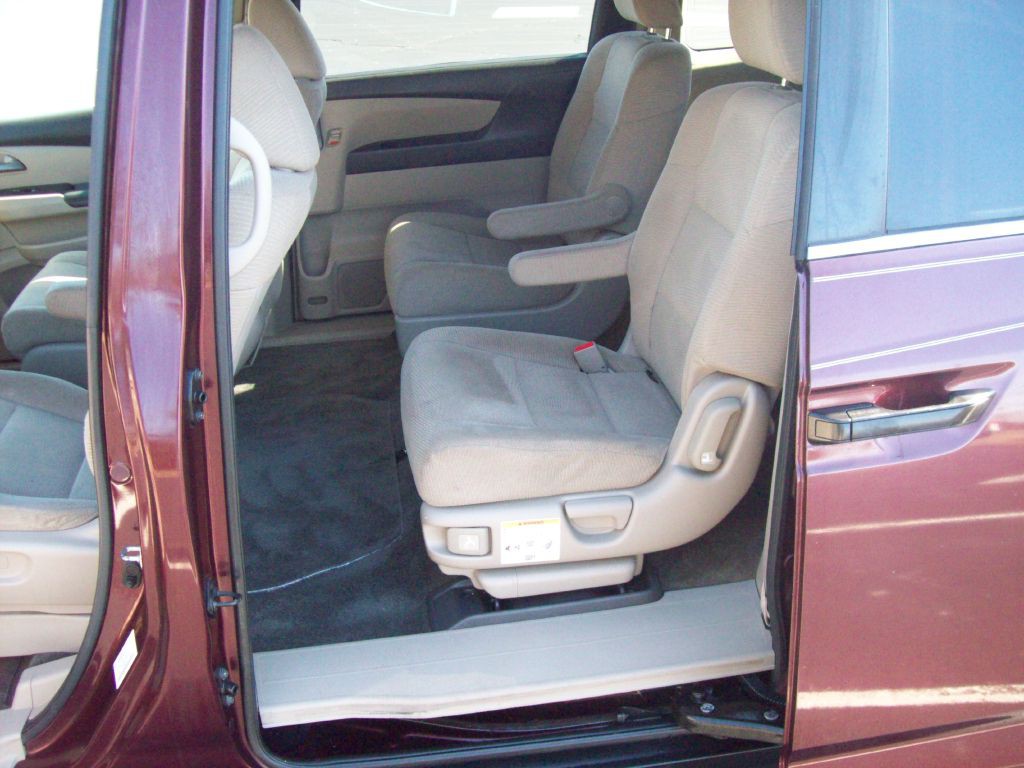 2012 Honda Odyssey Image 10