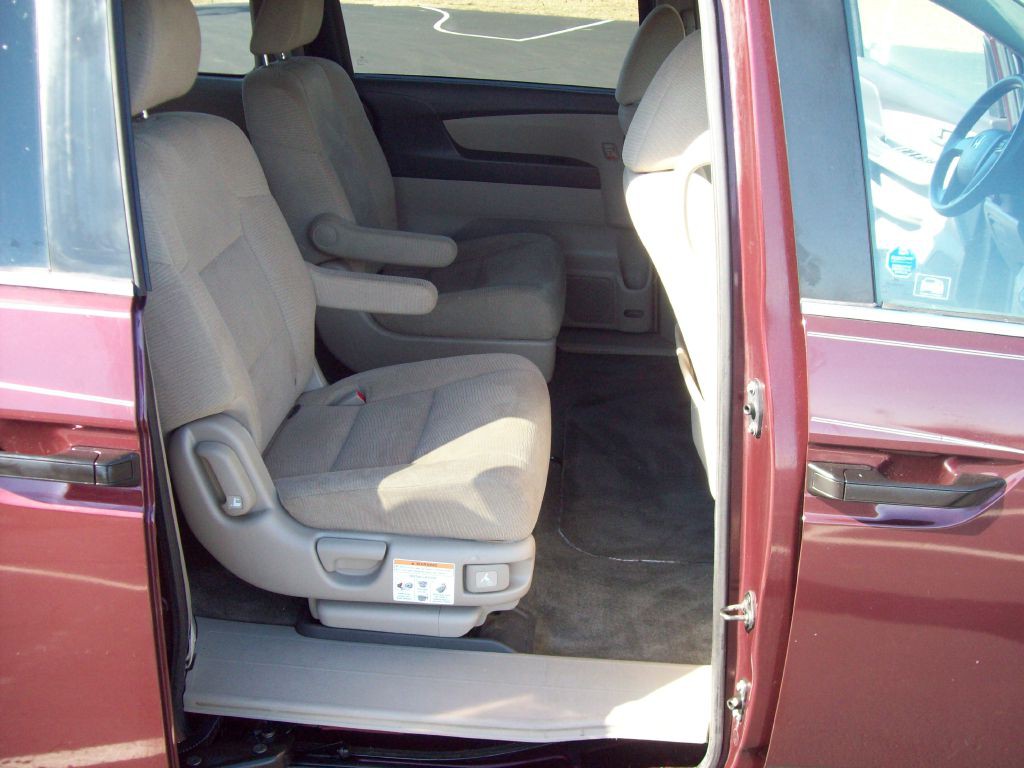2012 Honda Odyssey Image 12