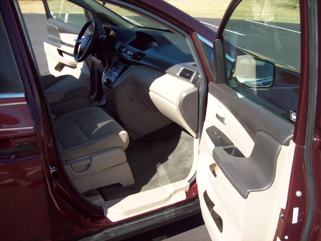 2012 Honda Odyssey Image 13