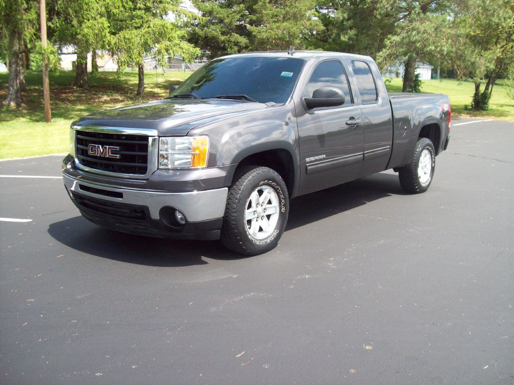 2011 GMC Sierra Image 1
