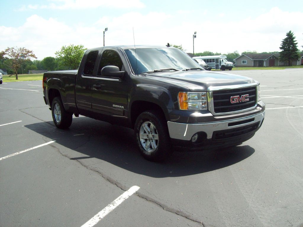 2011 GMC Sierra Image 3
