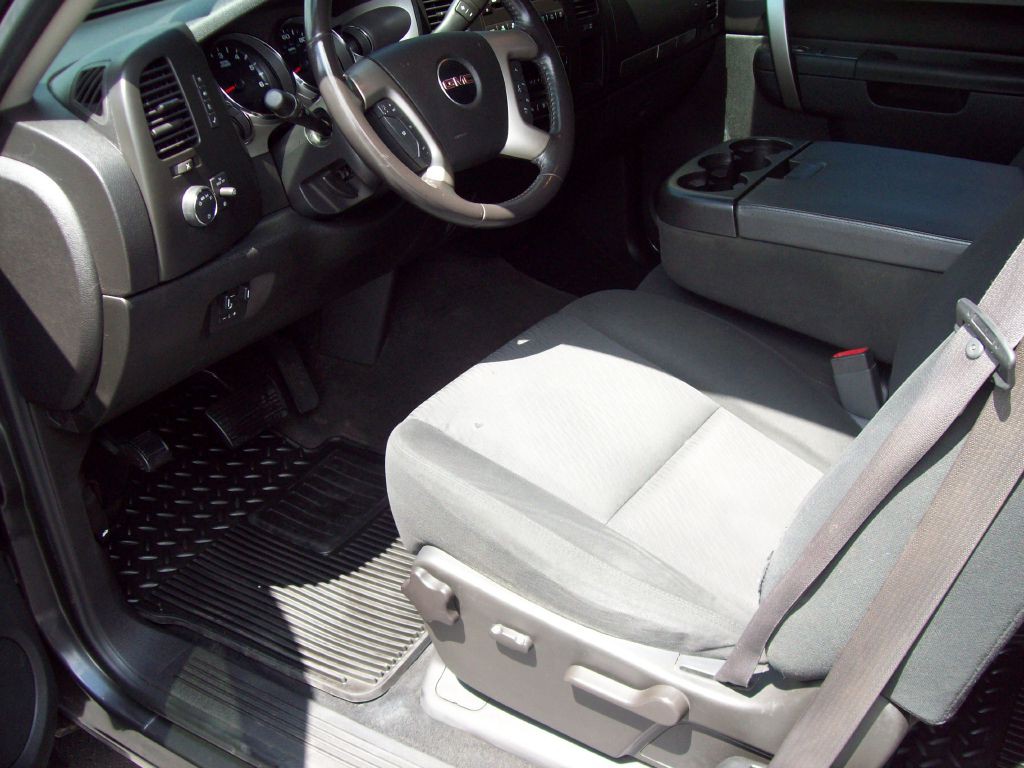 2011 GMC Sierra Image 11