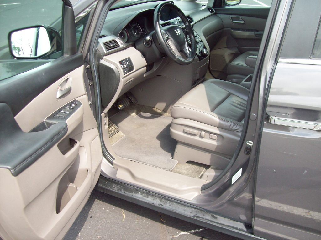 2012 Honda Odyssey Image 10