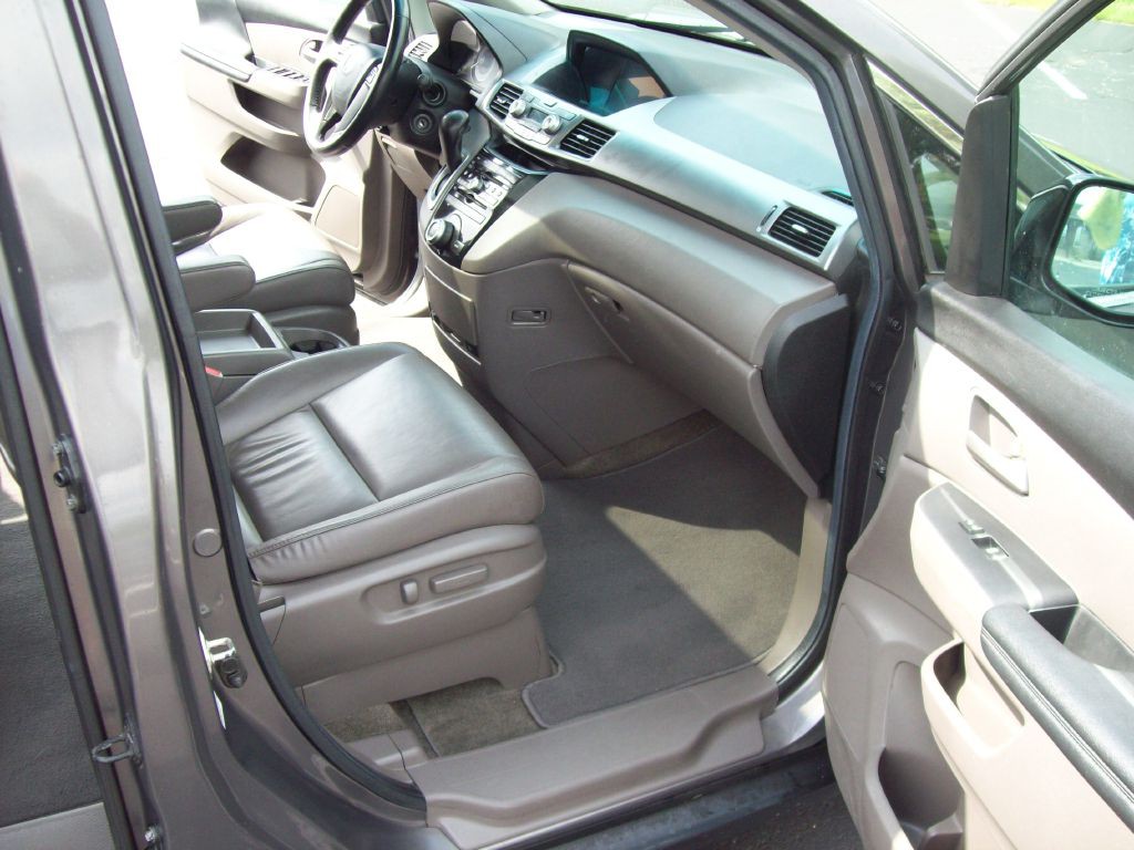 2012 Honda Odyssey Image 16