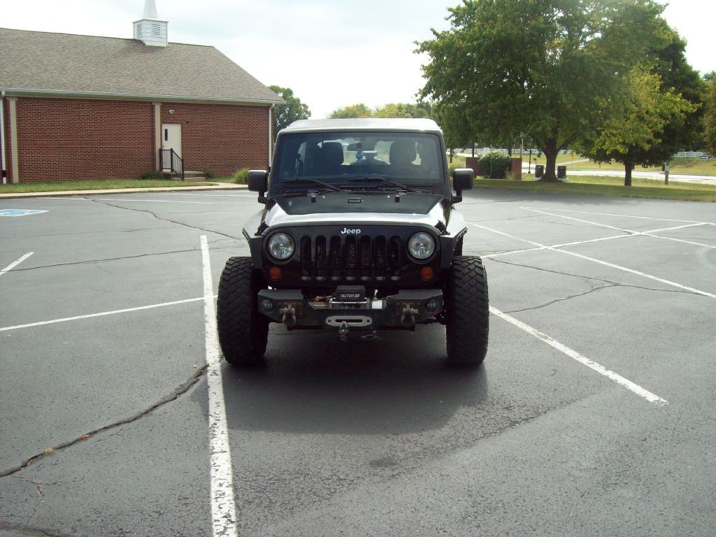 2013 Jeep Wrangler Unlimited Image 2