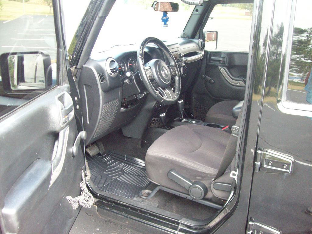 2013 Jeep Wrangler Unlimited Image 9