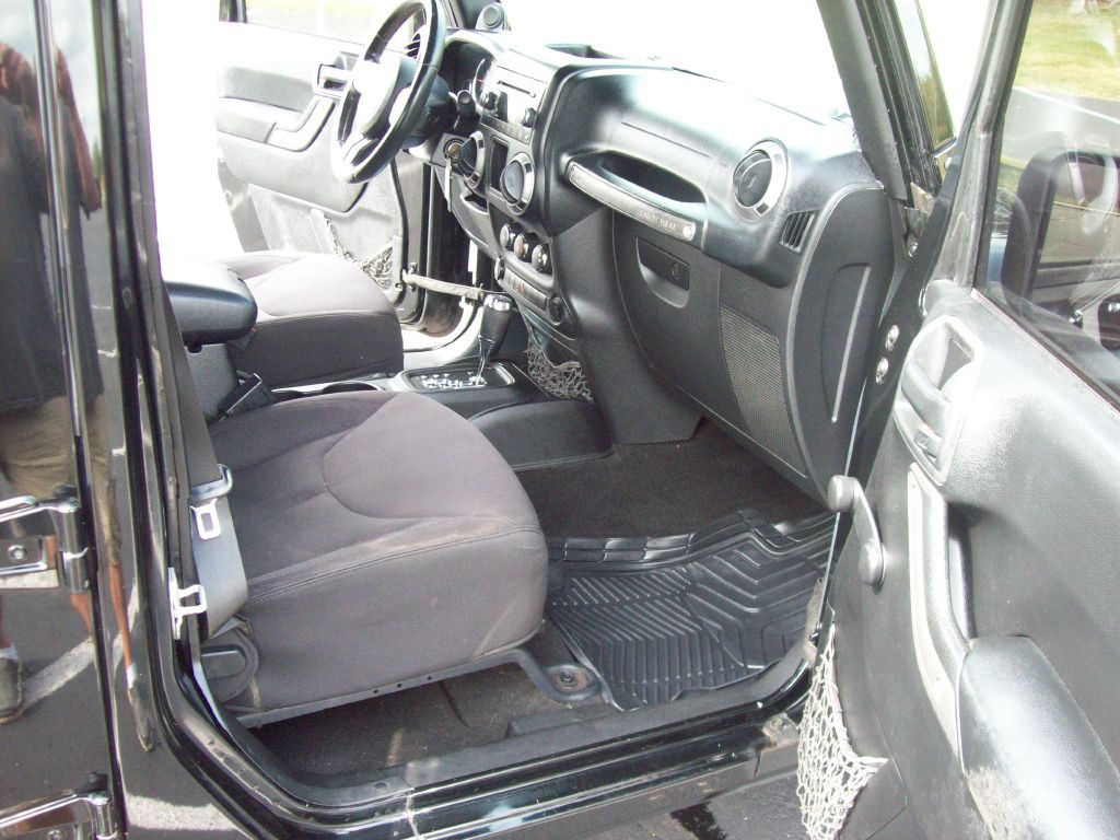 2013 Jeep Wrangler Unlimited Image 12
