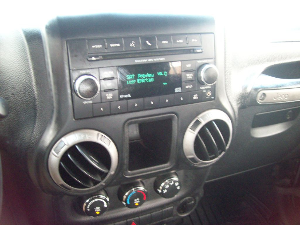 2013 Jeep Wrangler Unlimited Image 14