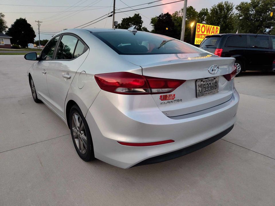 2018 Hyundai Elantra Image 3