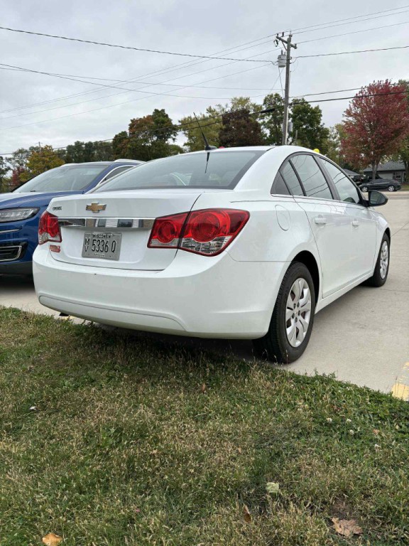 2012 Chevrolet Cruze Image 2