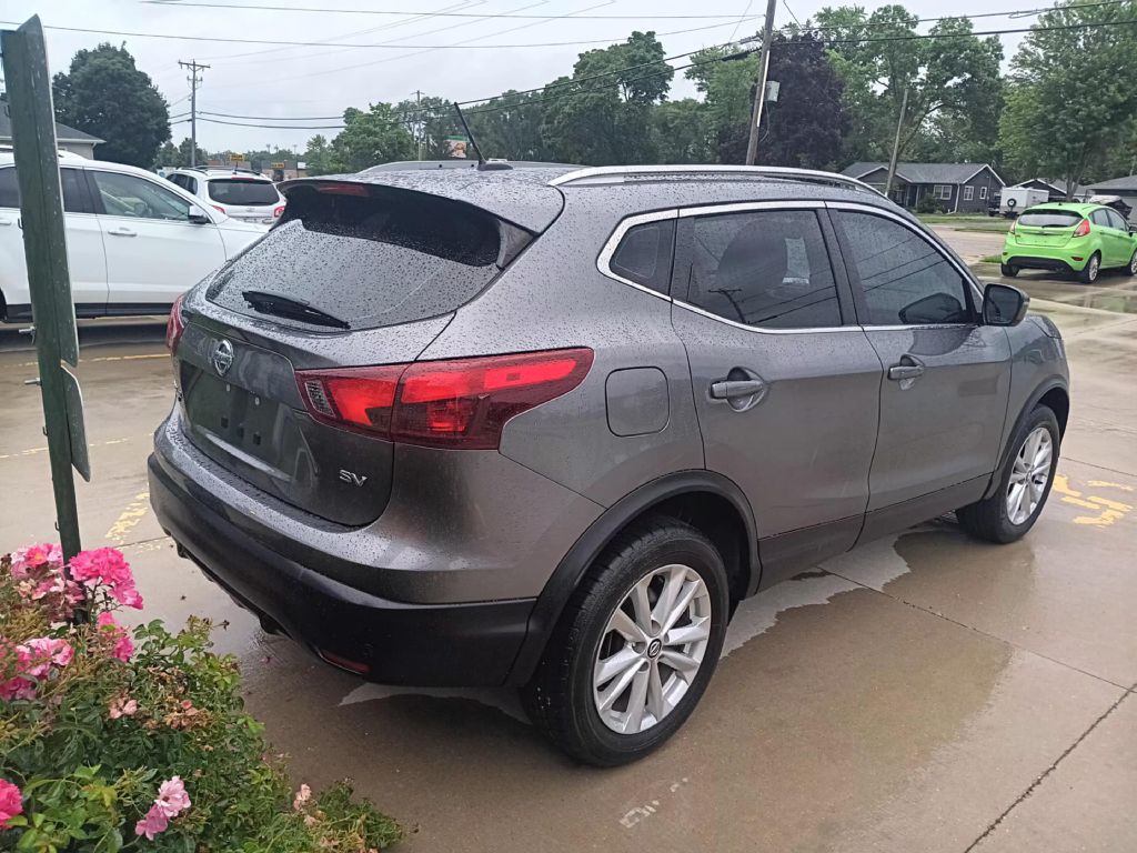 2019 Nissan Rogue Image 2