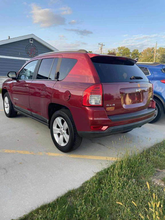 2011 Jeep Compass Image 2